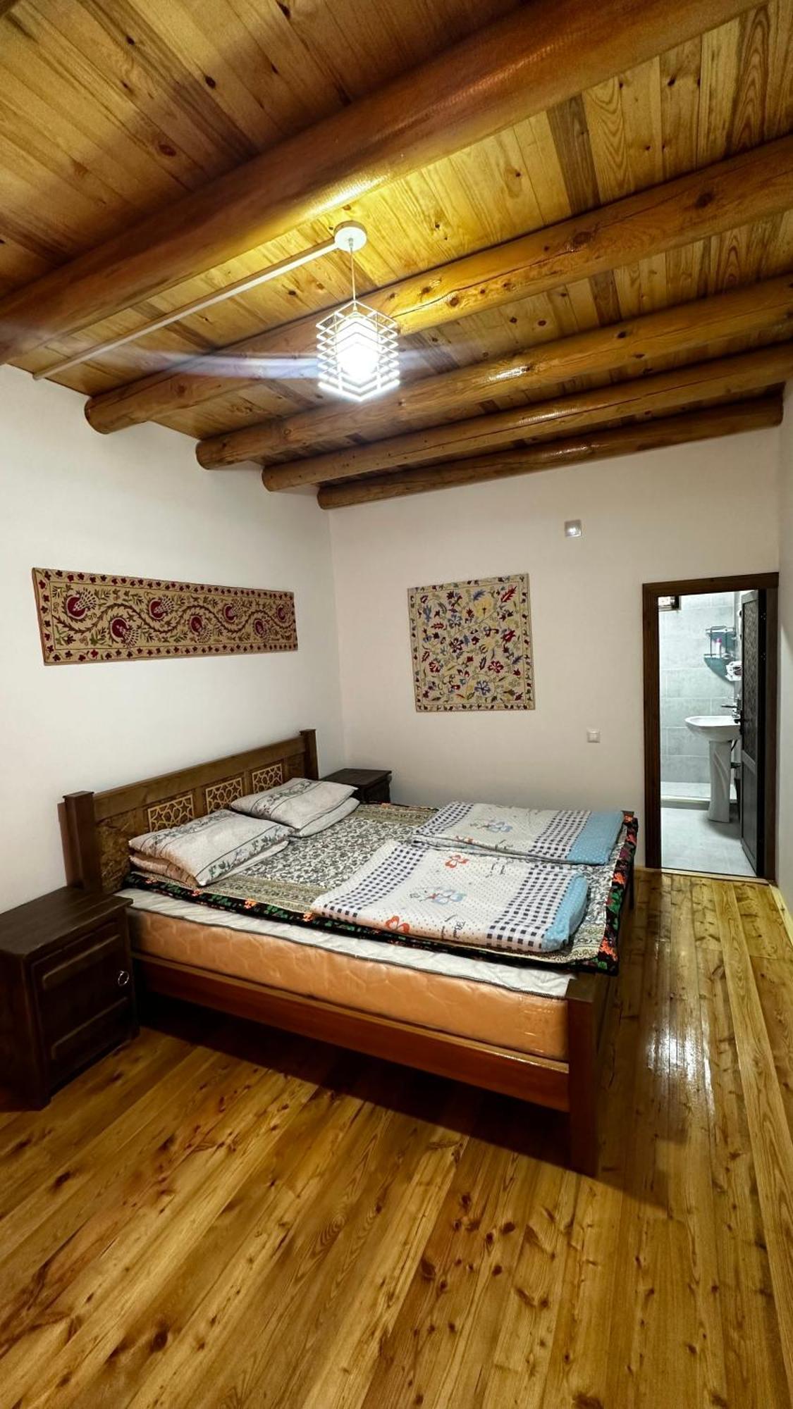 Hayat Guesthouse Nuratau Mountains Yukary-Ukhum Exterior foto
